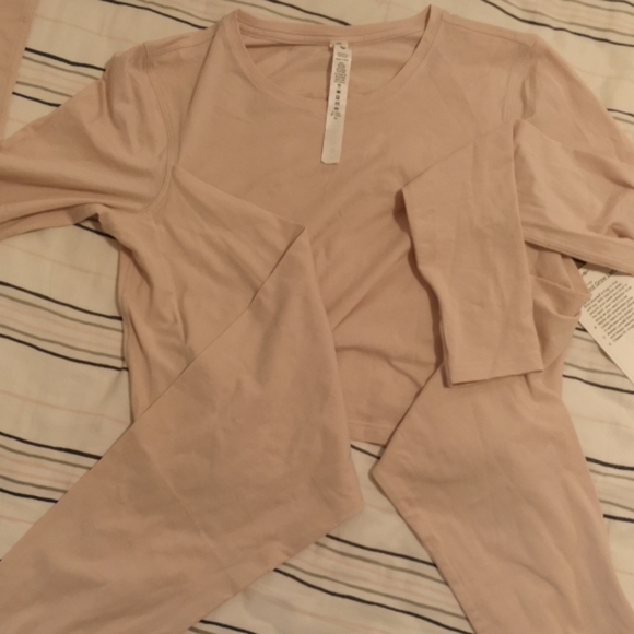 Lululemon wrap back crop top - Picture 5 of 6